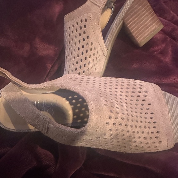 Franco Sarto Tan Mules Stylish Clogs - Picture 2 of 3